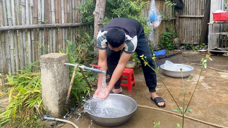 Đưa nước sạch tới vùng cao